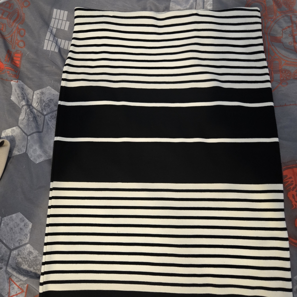 Source Unknown Black and White Striped Pencil Skirt